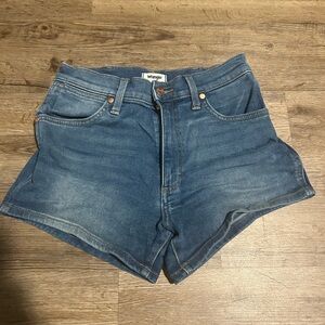 Size 25 wrangler shorts
